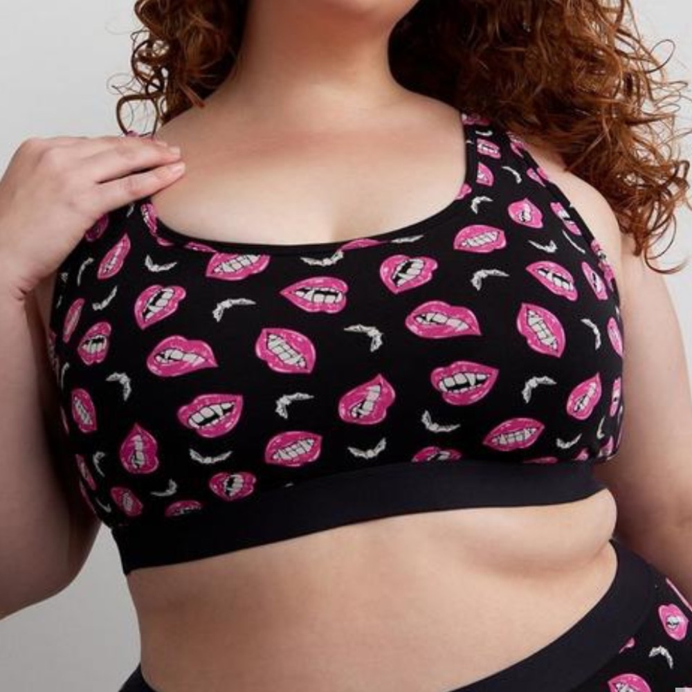 NWT torrid size 1 fanged scoop neck unlined bralette